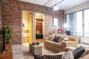 New York Style Apartment in Gardens